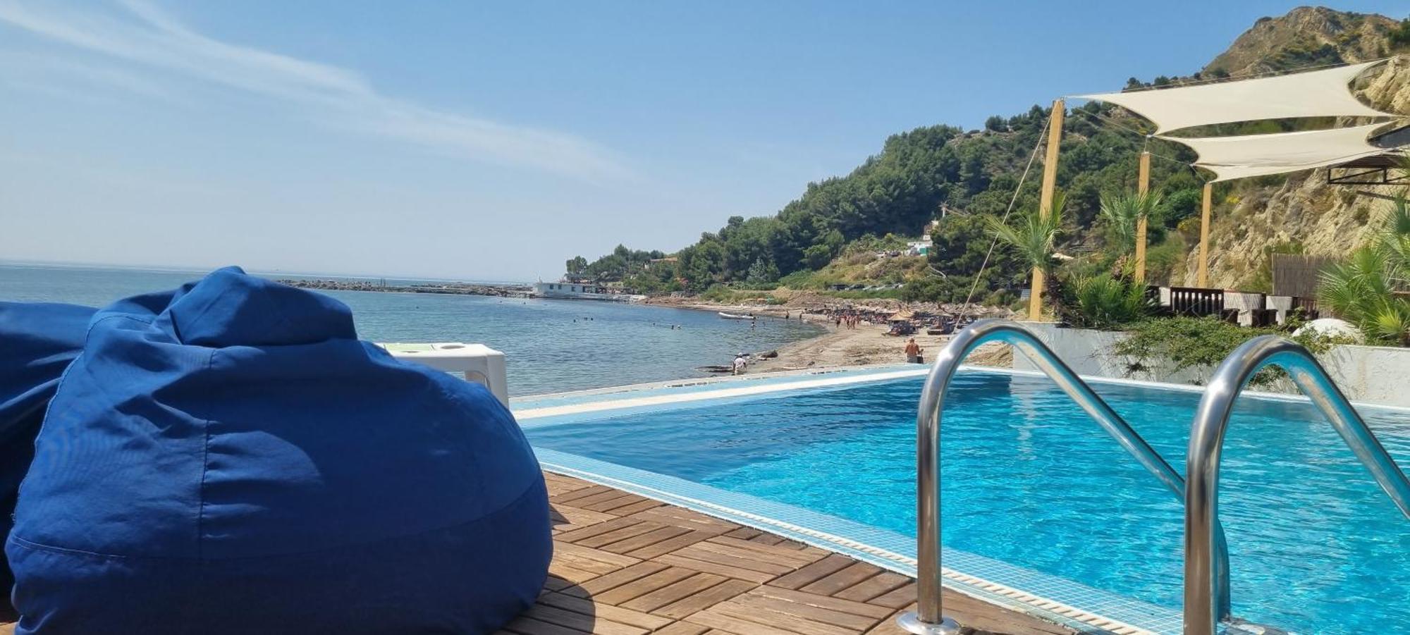 Sea&Sun&Sand Luxury Apartment In Durrës Buitenkant foto